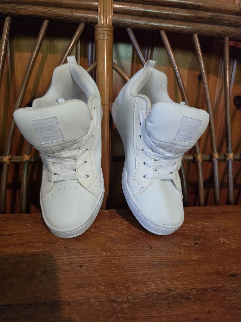 DC Womens' White Low-Top Sneakers with Glitter Logo - Picture 5 of 16